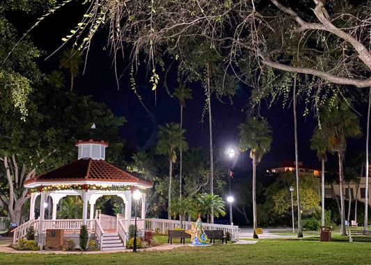 Gazebo Holiday Photo